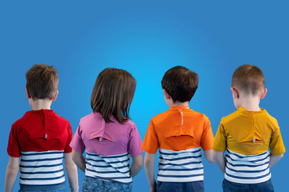 Tee-shirt anti-noyade pour enfant Floatee, manches courtes, vue portée de dos, toutes les couleurs disponibles (rouge, rose, orange,  jaune)