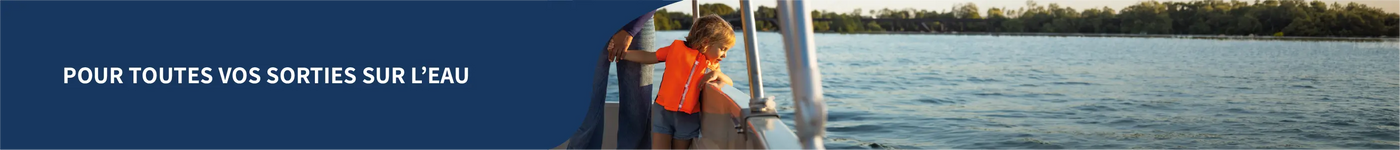 Collection Floatee enfant, section gilet de sauvetage avec petite fille sur bateau regardant vers l'eau, version desktop FR